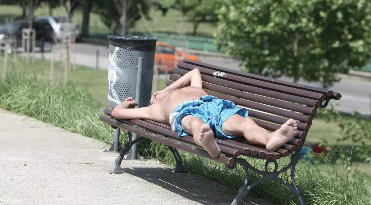 Ne topim la 40 de grade! Ne așteaptă o zi de foc, așa că nicio măsură de precauție nu strică