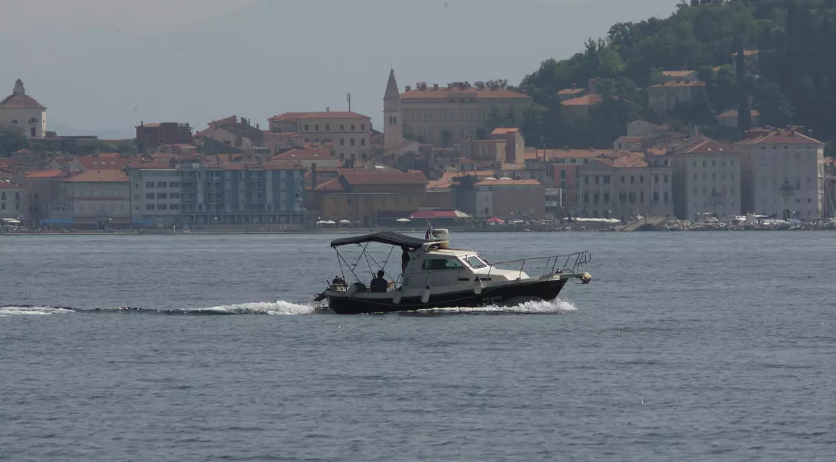 Slovenia a câștigat disputa teritorială cu Croația pentru portul Piran