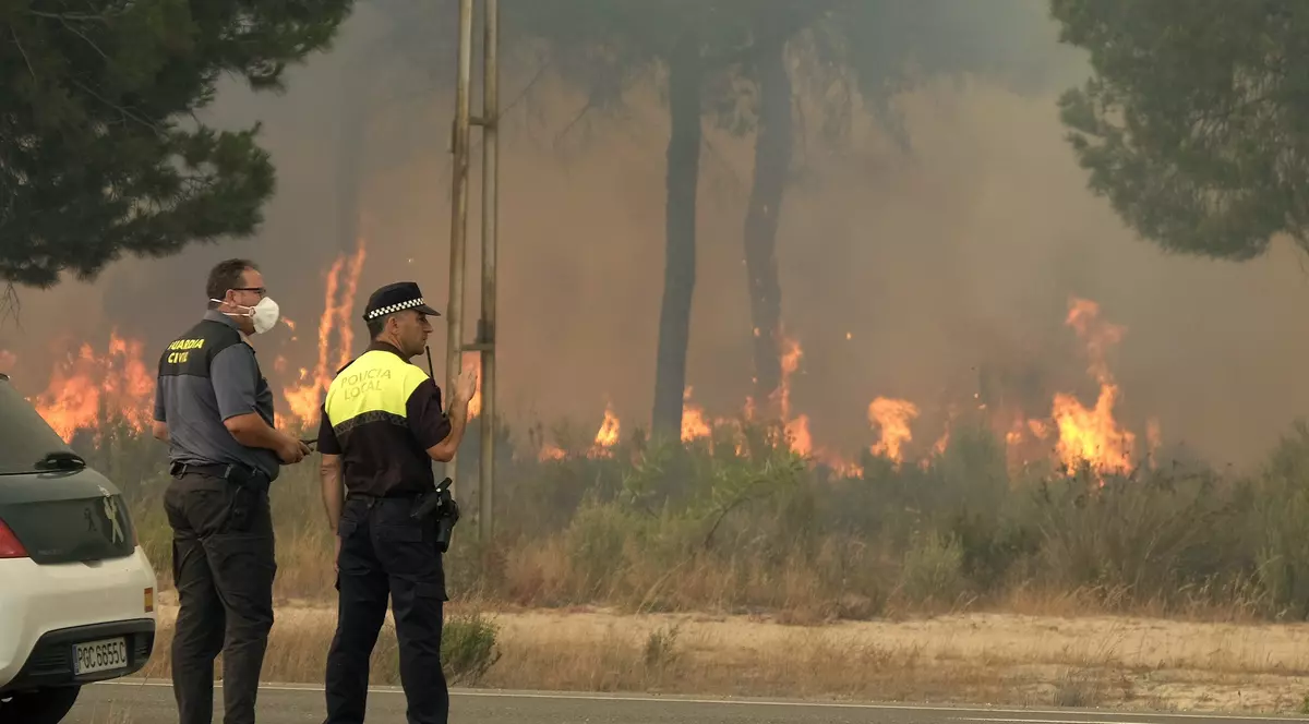 Incendii devastatoare în sudul Spaniei. Mii de oameni au fost evacuați | GALERIE FOTO