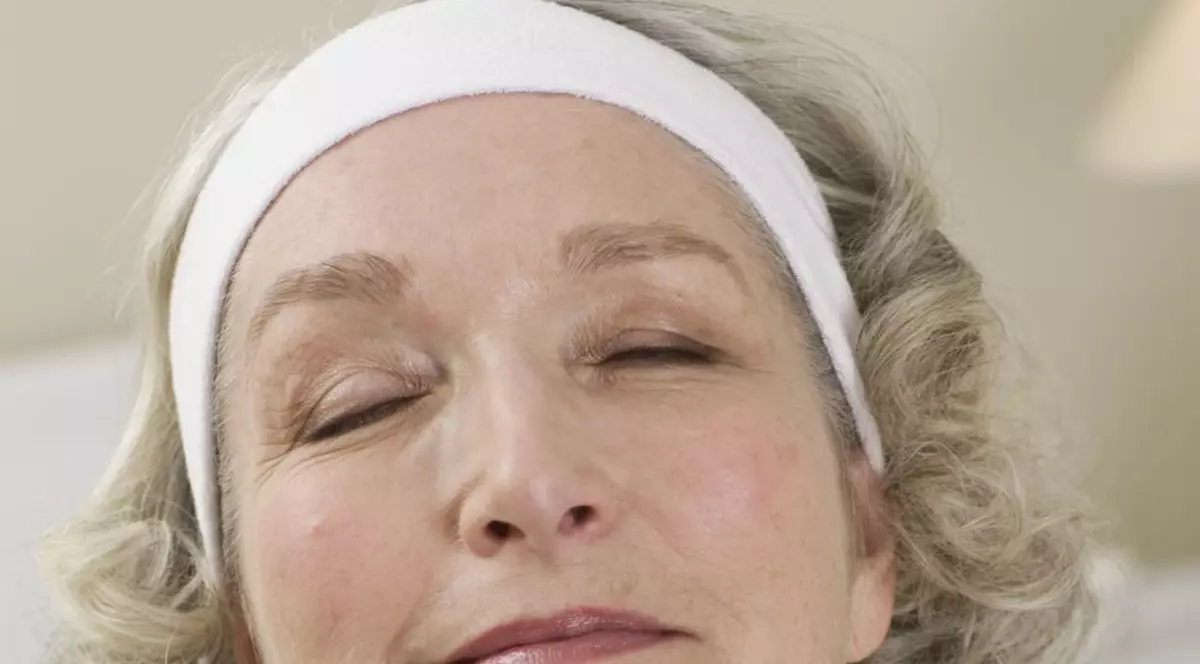 Îmbătrânirea prematură a gâtului