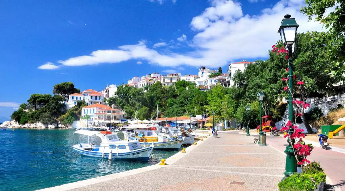 (P) Skiathos Town – o bijuterie arhitecturală