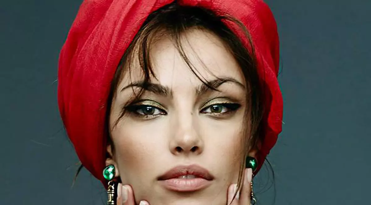 Ce bine arată Mădălina Ghenea. Super sexy în Grecia