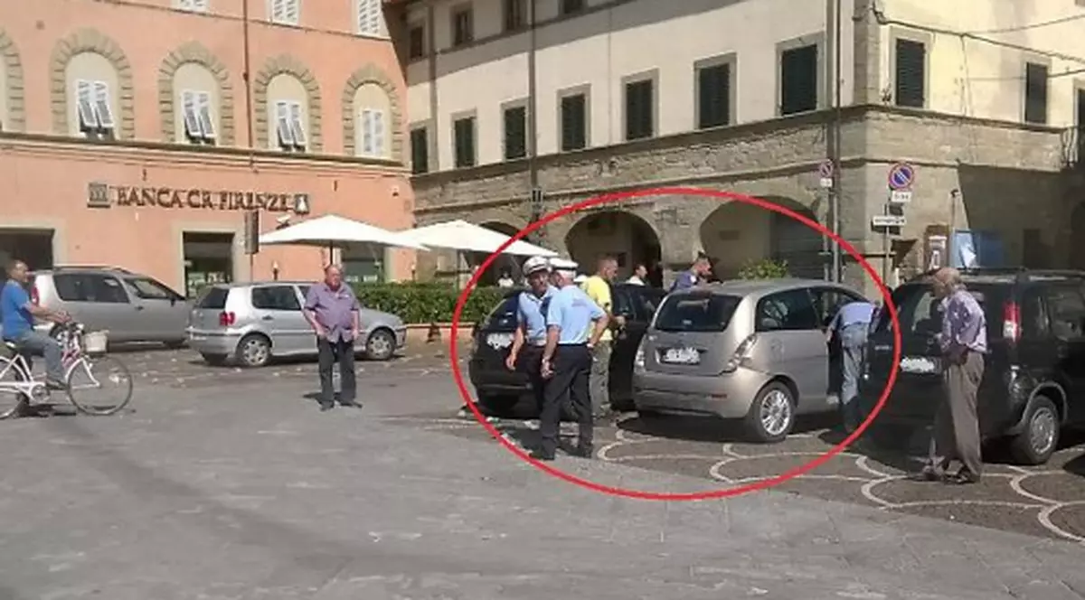 O fetiță din Italia, uitată în maşină, a murit din cauza căldurii