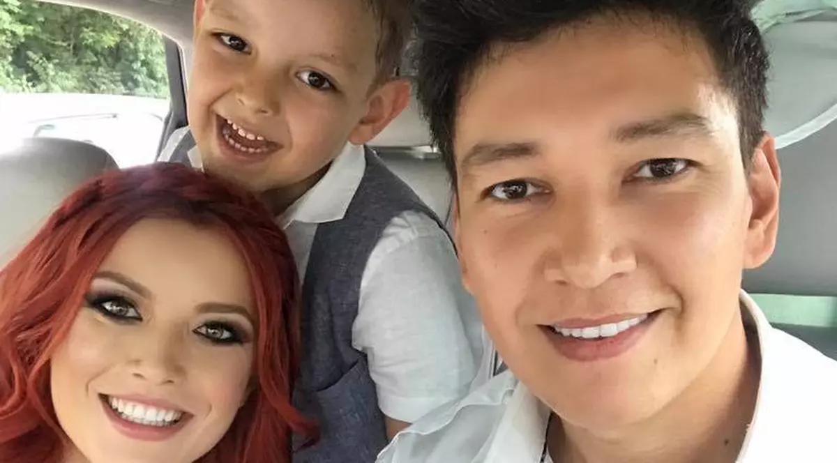 Elena Gheorghe, nemachiată la 3 săptămâni după ce a născut pentru a doua oară. Cât de bine arată artista. “Nu-mi vine să cred”