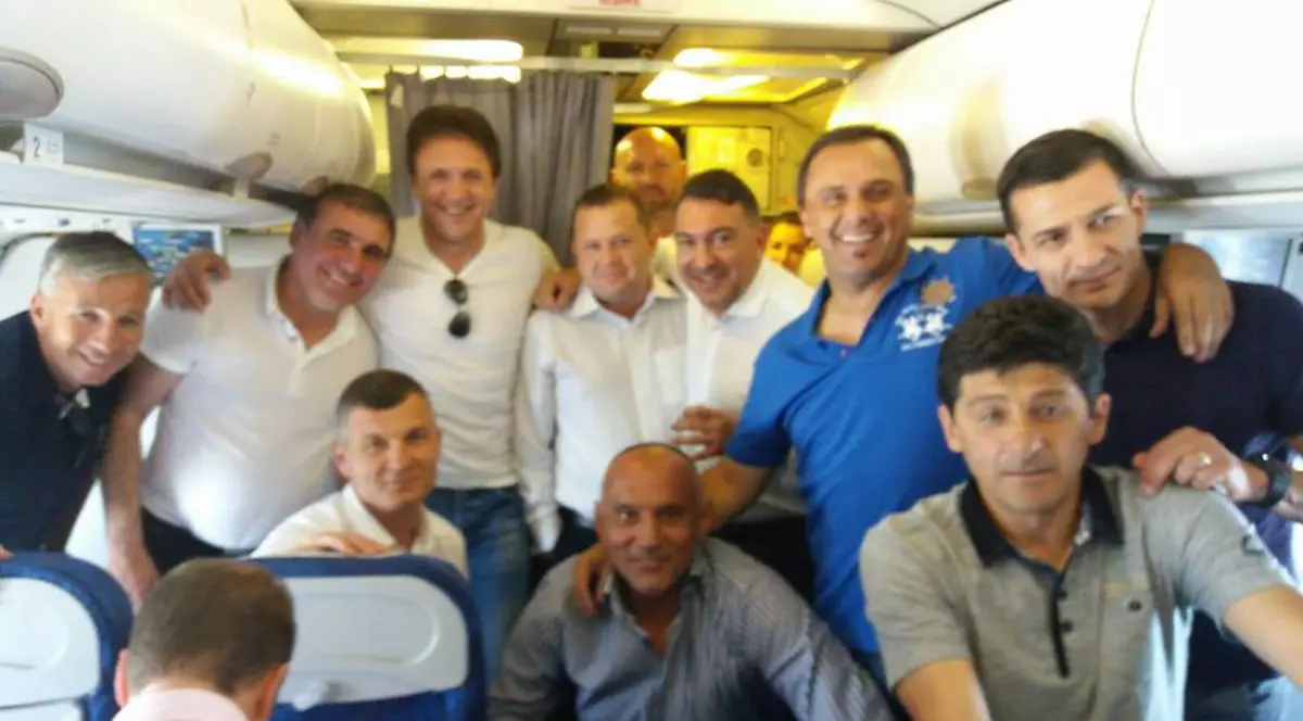Generația de Aur îi pregătește lovitura decisivă lui Răzvan Burleanu. Un mare antrenor trece în barca tricolorilor de legendă! Anghel Iordănescu se va sufoca de mânie! FOTO ÎN ARTICOL