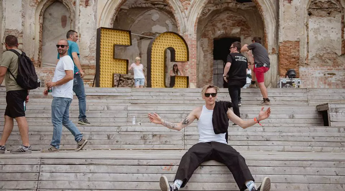 Jamie Campbell Bower, solistul trupei Counterfeit, pe scena Electric Castle