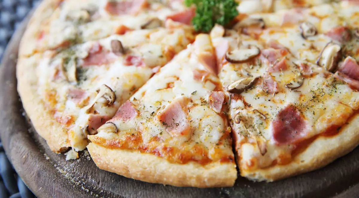 Rețetă: Pizza Carbonara de casa
