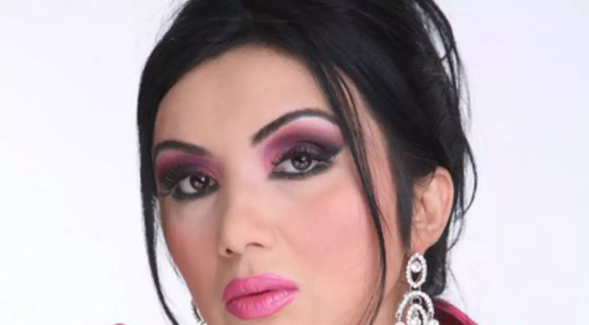 Detalii neștiute din prima căsnicie a Adrianei Bahmuțeanu. S-a măritat la 18 ani și a fost ținută în facultate de fosta soacră