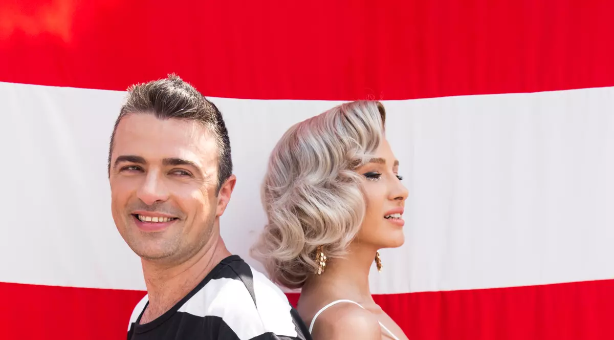 Alina Eremia și trupa Vunk lansează Îmbrăcați sau goi. Clipul este plin de culoare