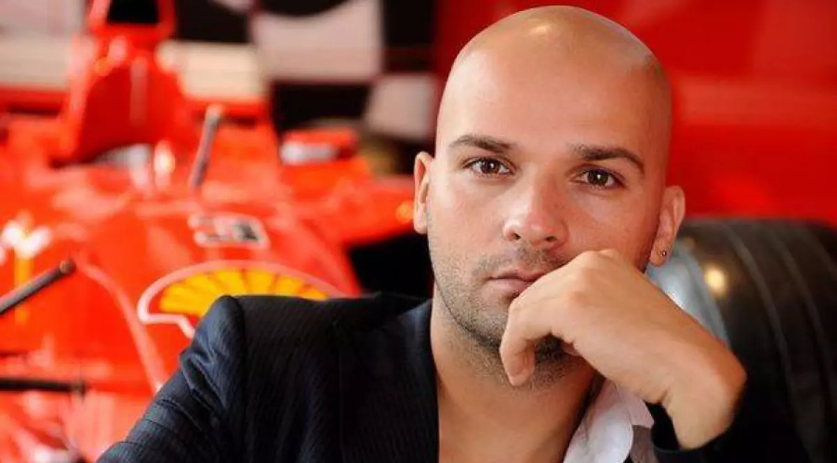 Andrei Ștefănescu se pregătește de botezul fiului său. Artistul a dat toate detaliile despre eveniment