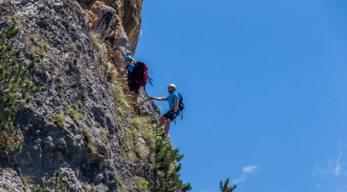 „Drumurile de fier” care duc spre culmile unde până acum ajungeau doar alpiniștii. O premieră pentru România!