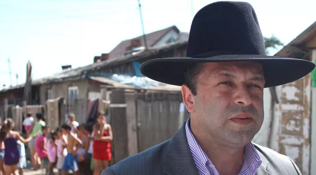 Romii din Transilvania îl atacă pe premierul Tudose. ”Ne omoară cu zile”