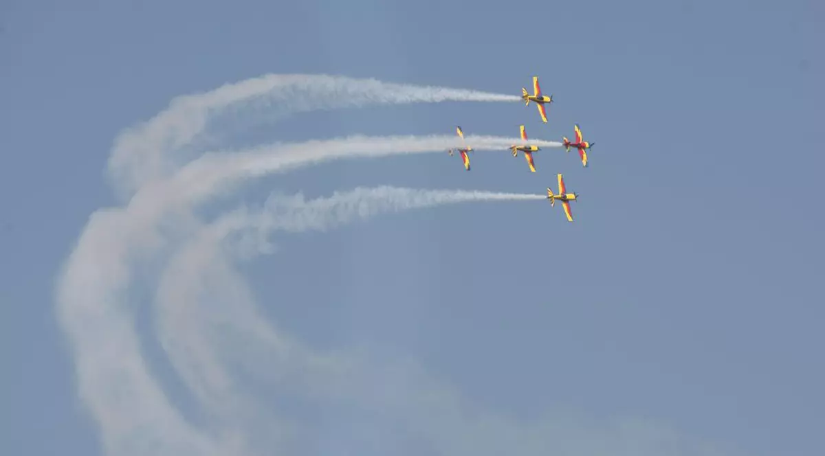 UPDATE | FOTO&VIDEO/ BIAS 2017, spectacol la înălțime! Peste 100 de avioane pe cerul Capitalei, la cel mai mare show aviatic din România. Final spectaculos!