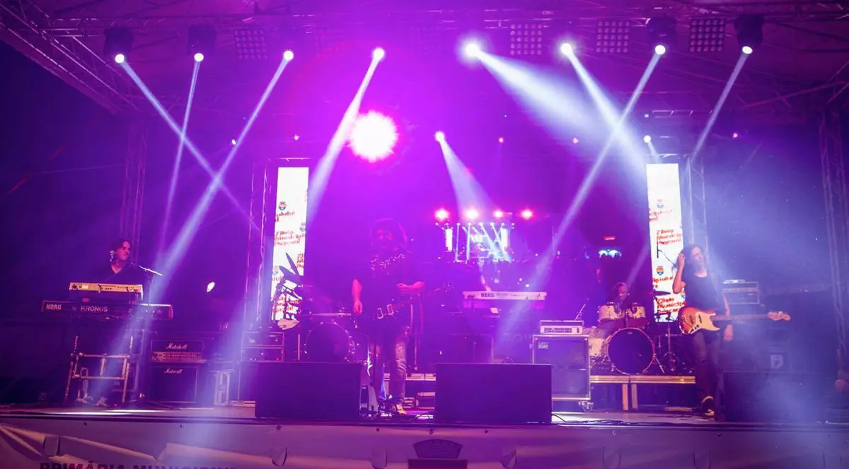 FOTO EXCLUSIV/ Ultima apariție în public a trupei Compact, în vechea formulă. Liniște aparentă înaintea furtunii!