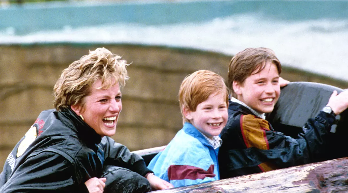 fotografii de familie nemaivăzute cu prințesa Diana