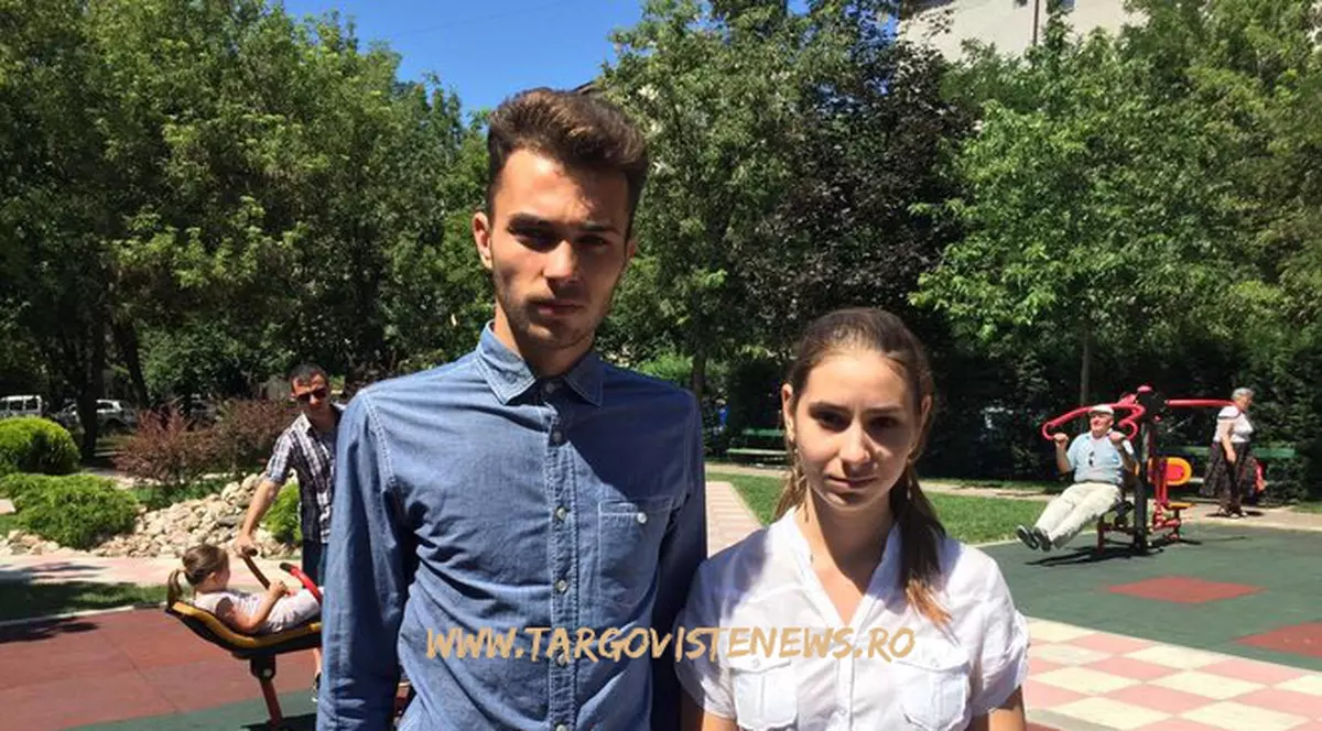 Ce se întâmplă cu cei doi elevi din Dâmbovița eliminați de la BAC pentru scrisuri diferite. Lucrările celor doi au fost făcute publice (FOTO)