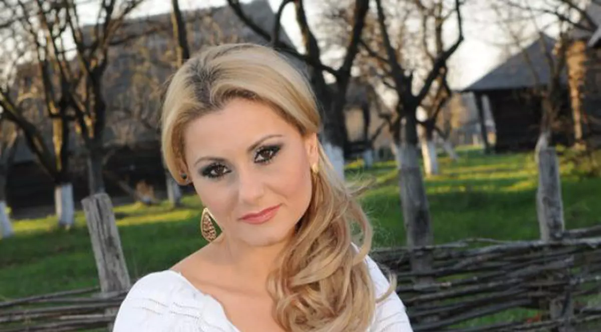 Băiatul Emiliei Ghinescu a susținut examenul de Bacalaureat. Rezultatele la Bacalaureat 2017 ale tânărului au făcut-o fericită pe artistă