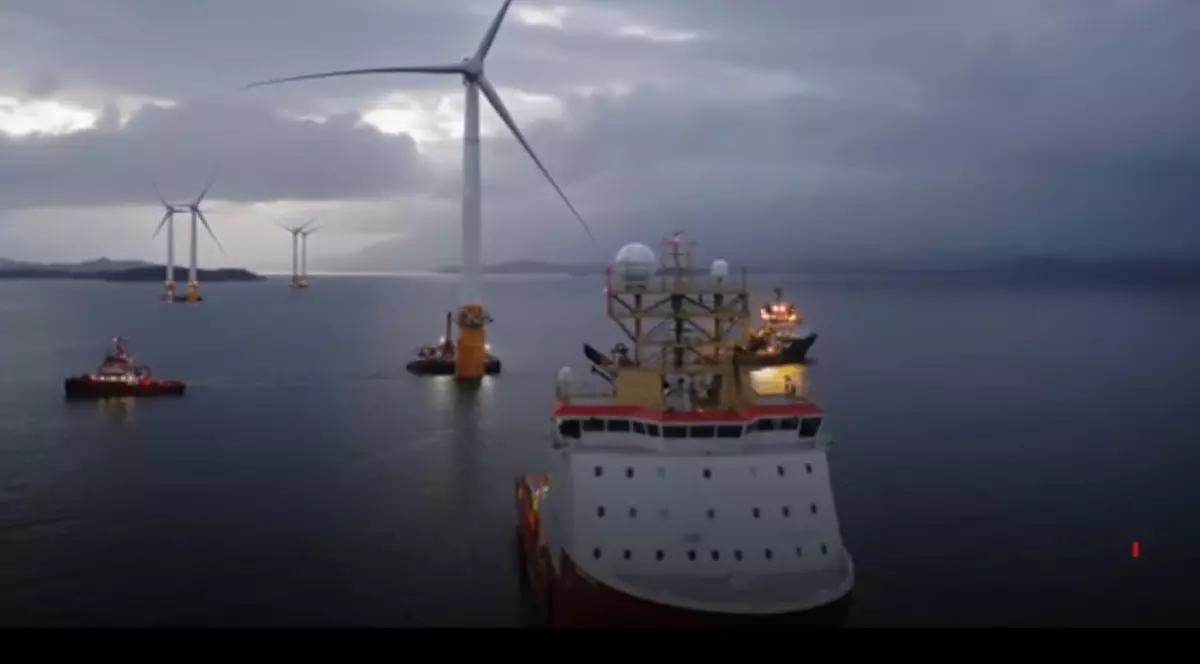 Primul parc eolian plutitor a fost deschis în Scoția