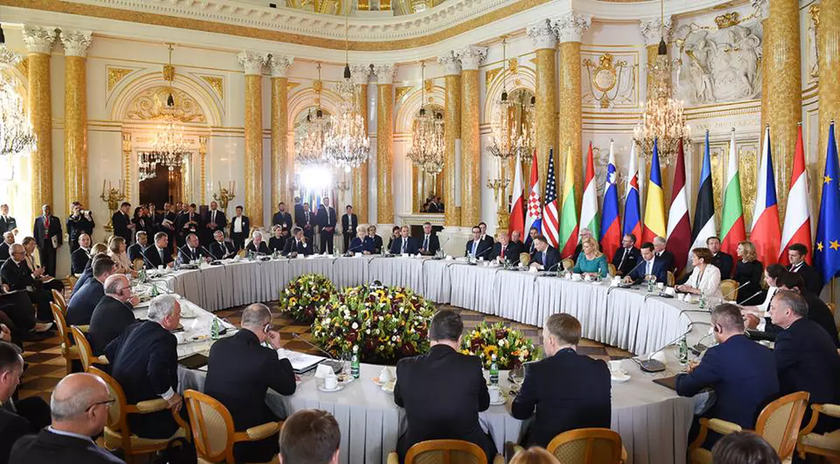 UPDATE. România va găzdui Summitul "Inițiativei celor Trei Mări" în 2018; Iohannis: E posibil să fie și un invitat special