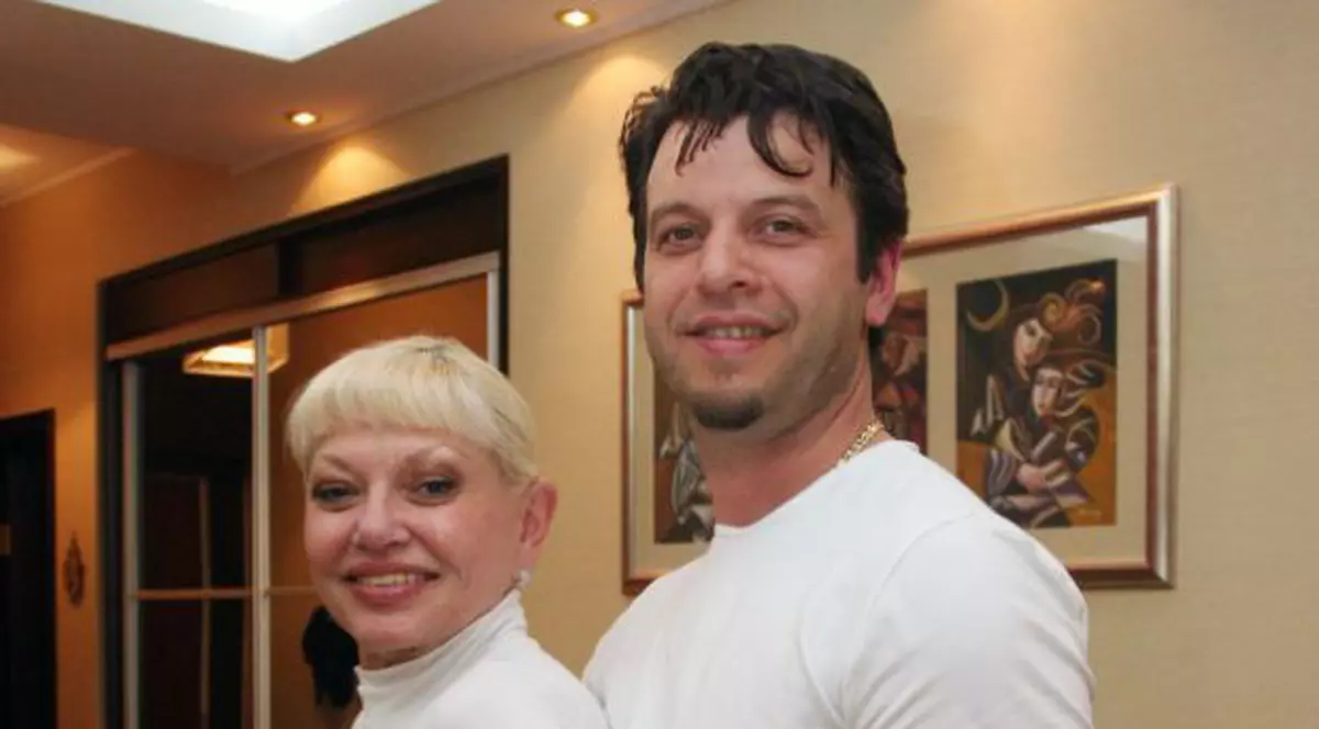 Fostul soț al Israelei Vodovoz a ajuns să cerșească pe stradă. Cum a fost surprins pe străzile de la Cannes