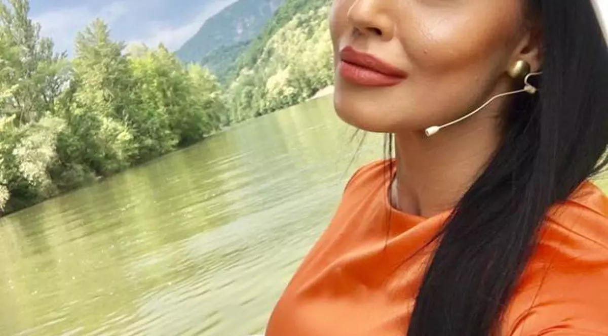 Andreea Mantea, fără machiaj la plajă