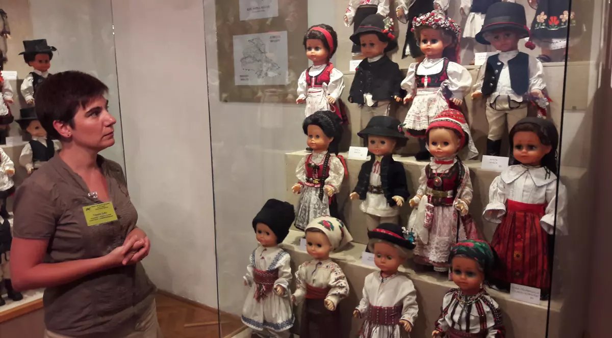 REPORTAJ/ Păpușile Barbie românești, lacrimi ale unor amintiri din copilărie