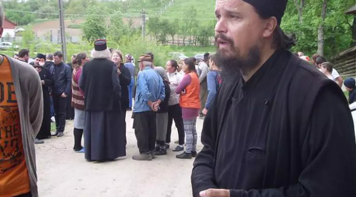 Preotul Ioan Ungureanu a refuzat să-l pomenească la slujbe pe mitropolitul Moldovei și Bucovinei