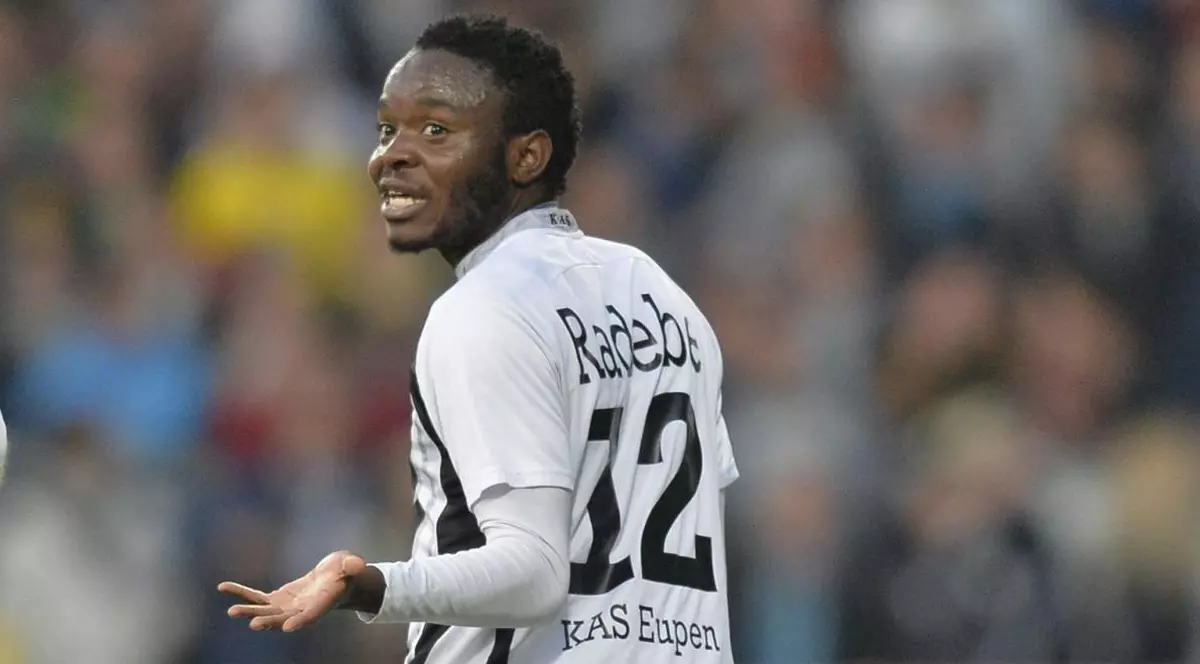 Fotbalistul sud-african Radebe a murit într-un accident rutier