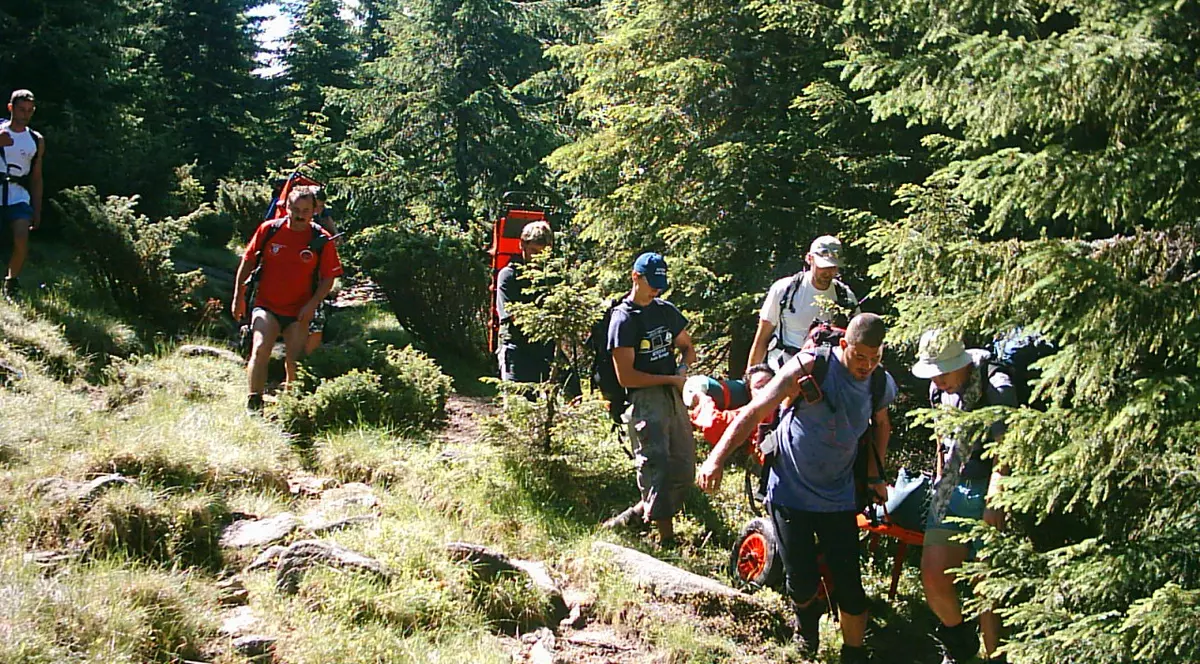 Turist rămas blocat pe traseul Jepii Mici, recuperat de salvamontiști