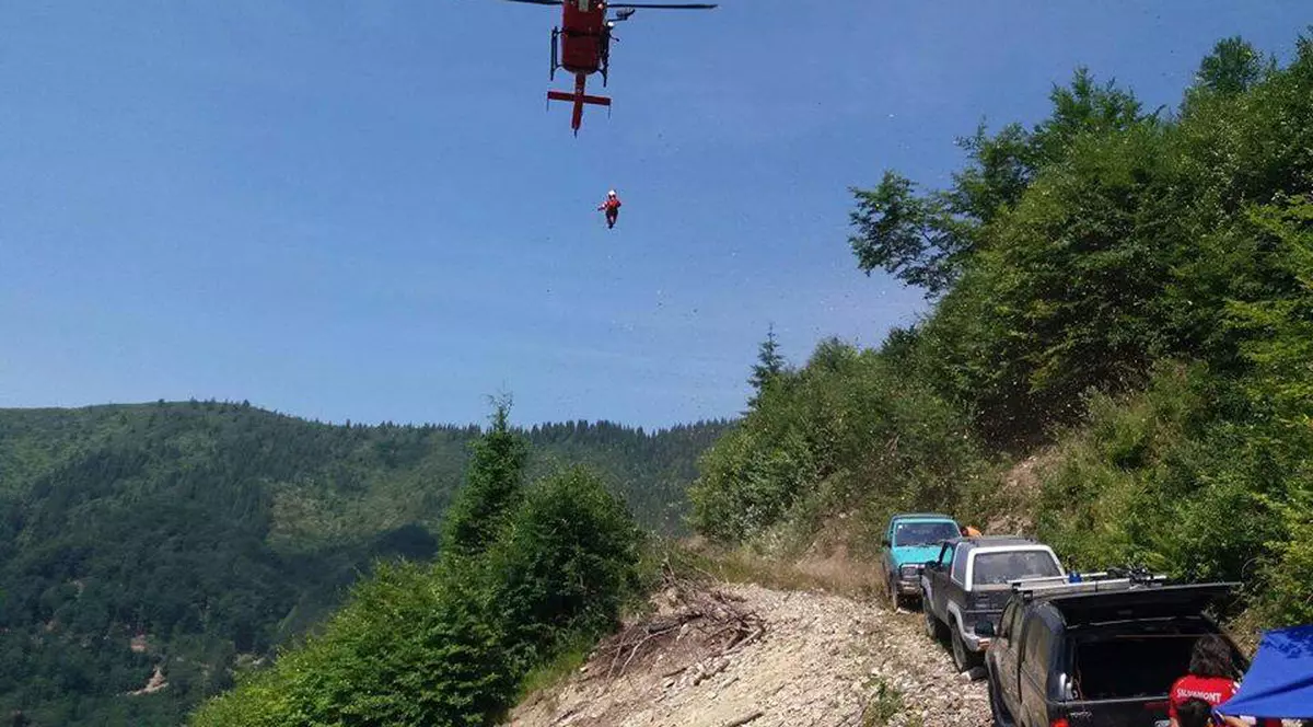 A căzut cu tractorul într-o prăpastie din județul Bistrița