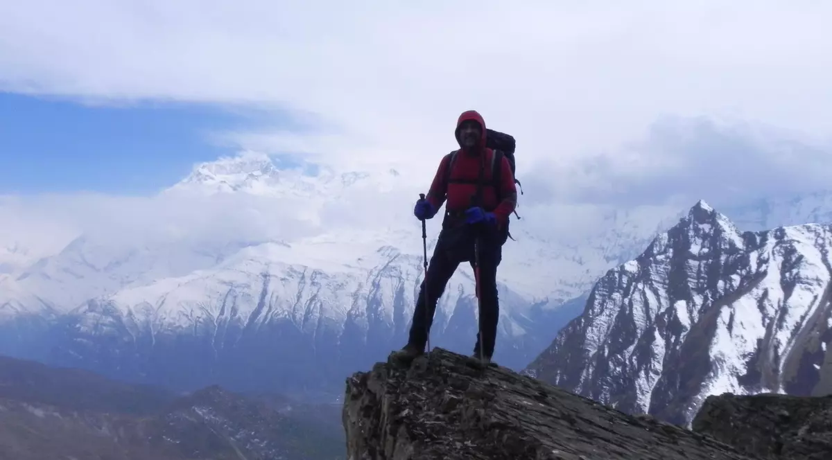 EXCLUSIV/ Românul care a ajuns primul pe „Acoperișul lumii”. Secretele vieții la înălțime cu Ticu Lăcătușu, cel mai cunoscut alpinist român