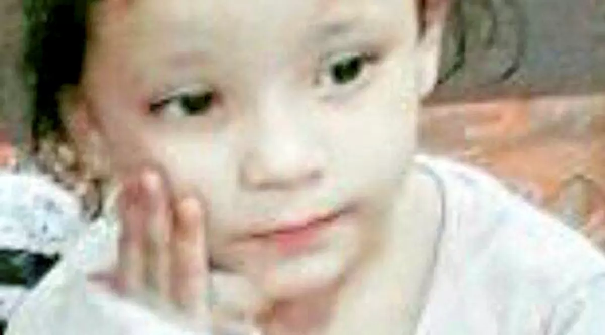 Caz șocant: O fetiță de trei ani plânge cu lacrimi de sânge. Medicii nu știu de ce boală suferă