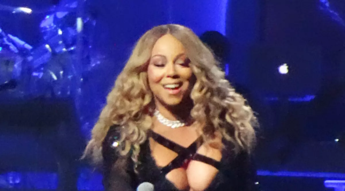 Mariah Carey anulează mai multe concerte de Crăciun din cauza unei infecţii respiratorii