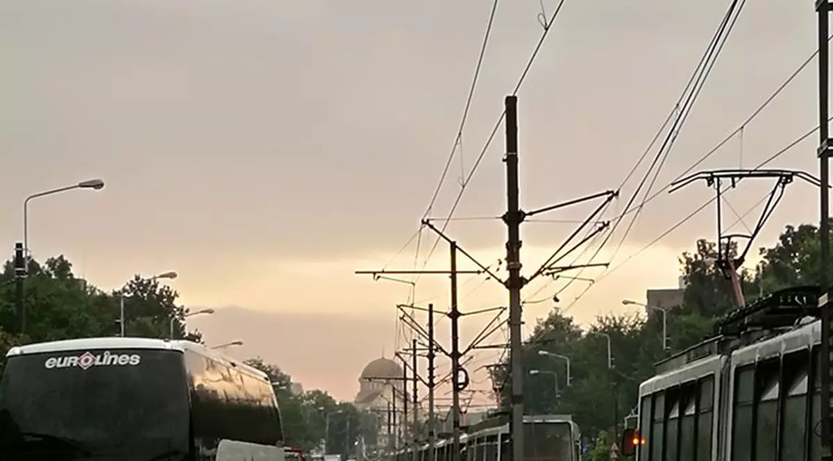 UPDATE: Circulația tramvaielor pe linia 41, cea mai circulată din Capitală, blocată două ore din cauza unei avarii