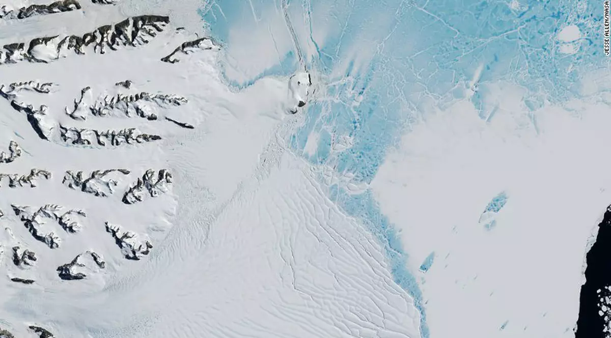Unul dintre cei mai mari ghețari s-ar putea desprinde în curând din Antarctica. Ce ar urma să se întâmple