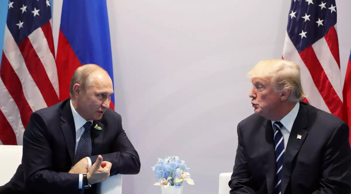 Vladimir Putin acuză SUA. Aici, președintele Rusiei stă la taclale cu președintele SUA, Donald Tramp