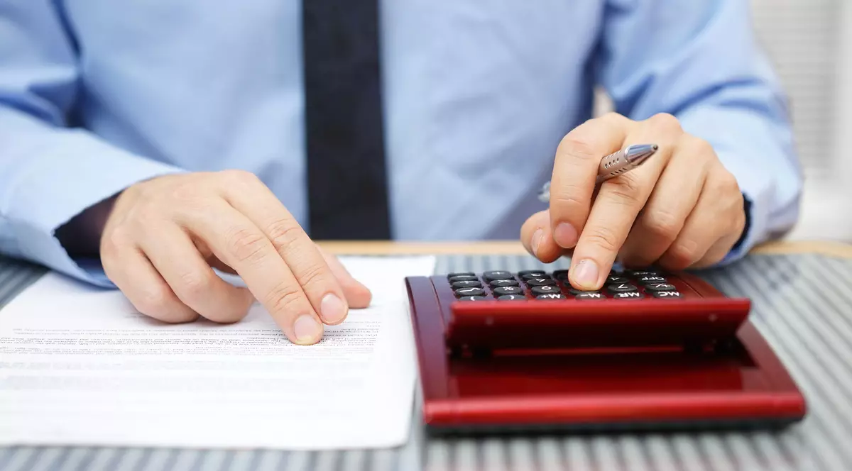 “taxa pe stâlp”.