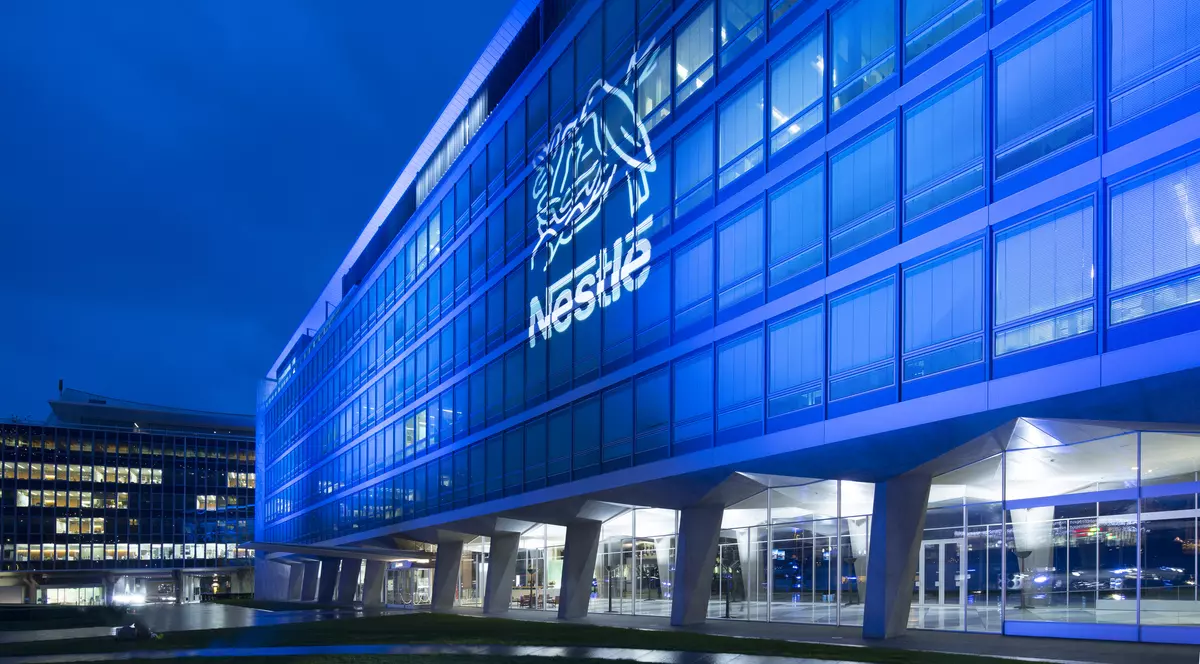 Gigantul elveían Nestle este acuzat că a vândut apă de la robinet drept apă minerală ”de fițe”
