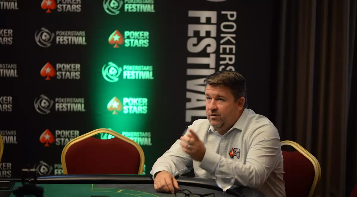 Interviu cu jucătorul de poker Chris Moneymaker. Aflat în România, legendarul american mărturisește: ”Am jucat poker 54 de ore fără pauză” / FOTO & VIDEO