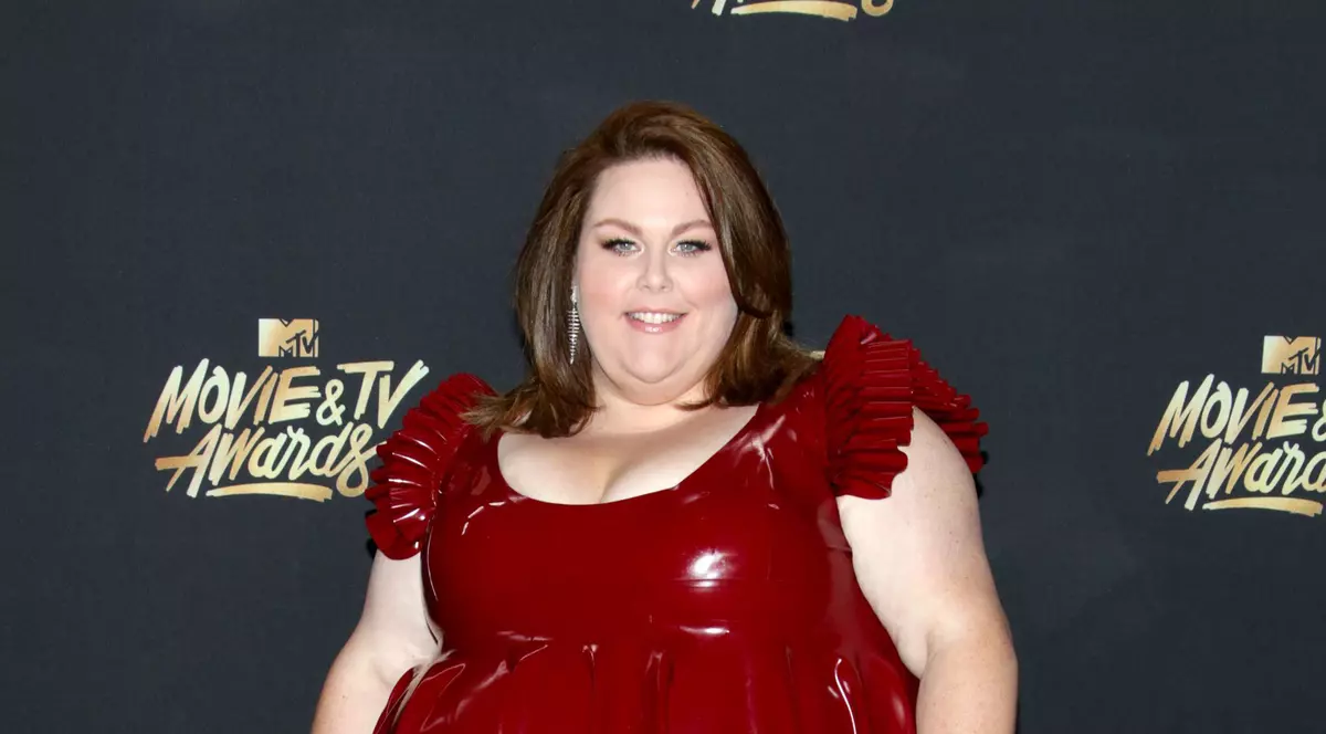Actriţa Chrissy Metz cântărește 181 kg la 1,65 m. Este incredibil cum arată iubitul ei