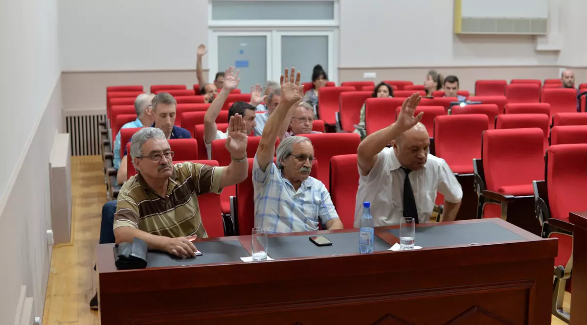 Al doilea "guvern" al României vrea să blocheze Palatul Victoria