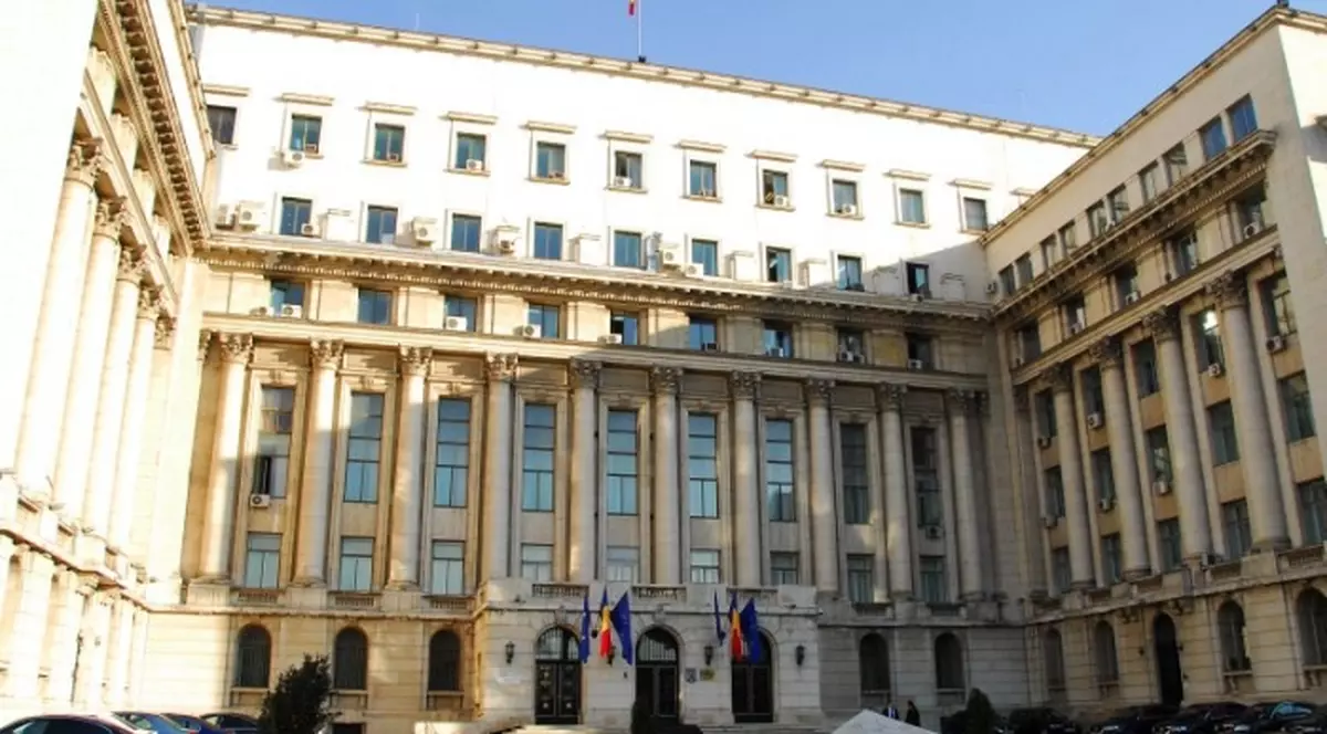 ”Vânează” posturile de consilieri de la ”Interne” Ținta foștilor polițiști, pensionari de lux care încasează de la stat zeci de mii de lei lunar, sunt doar funcțiile politice de la vârful MAI