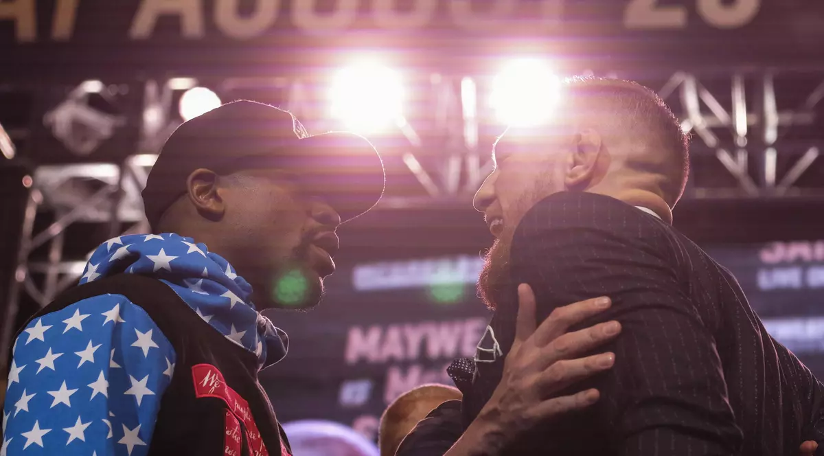 Pronosticurile boxerilor celebri pentru meciul Mayweather - McGregor. Cu cine ține Sylvester Stallone