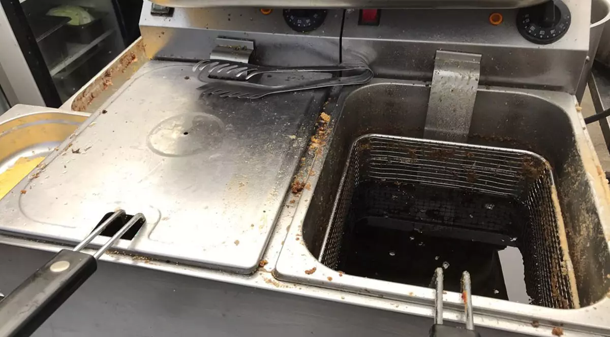 Mizerie la o terasă din Eforie Sud. Amenda usturătoare, plătită de patron