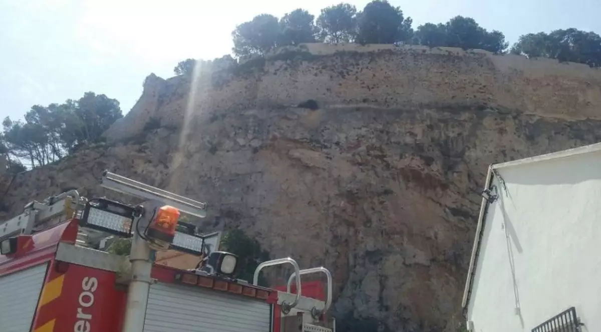 O româncă și bebelușul ei au căzut din turnul unui castel din Spania. Ce le-a salvat viața ca prin minune