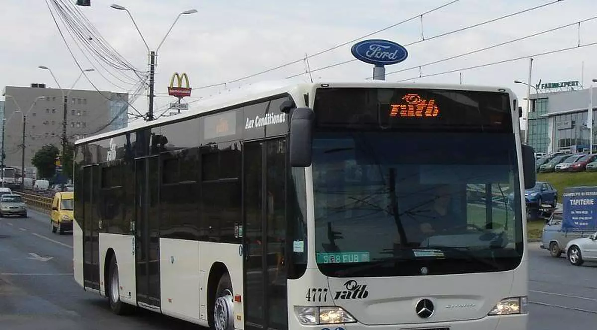 Linie de autobuz pentru elevii școlii 141, care va fi demolată