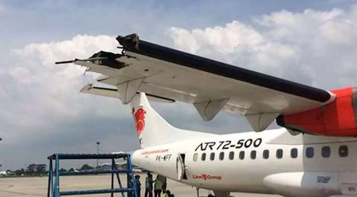 avioane au intrat în coliziune pe un aeroport în Indonezia