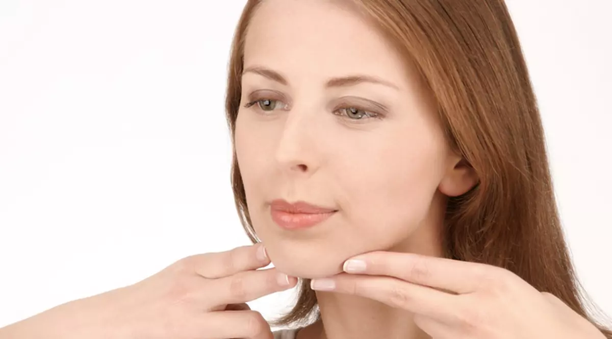 Soluții pentru a reintra în formă, după izolare! Poți să scapi de bărbia dublă fără operație