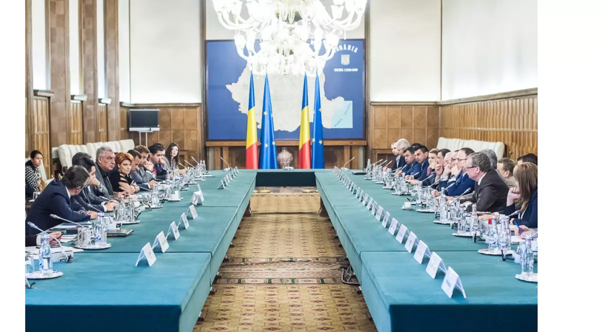 Majorarea accizei la carburanți și plata defalcată a TVA-ului