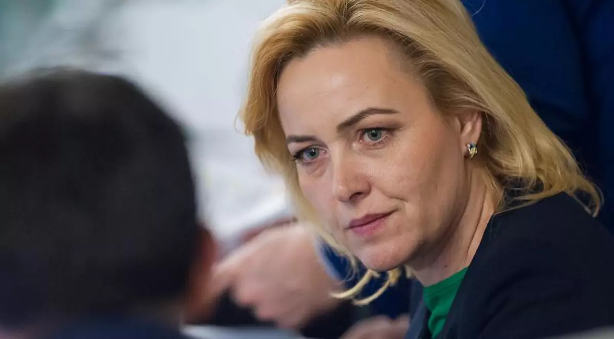 Ministrul de Interne, Carmen Dan, a cerut la Arad ca până joi să fie făcută o primă evaluare a pagubelor provocate de furtună